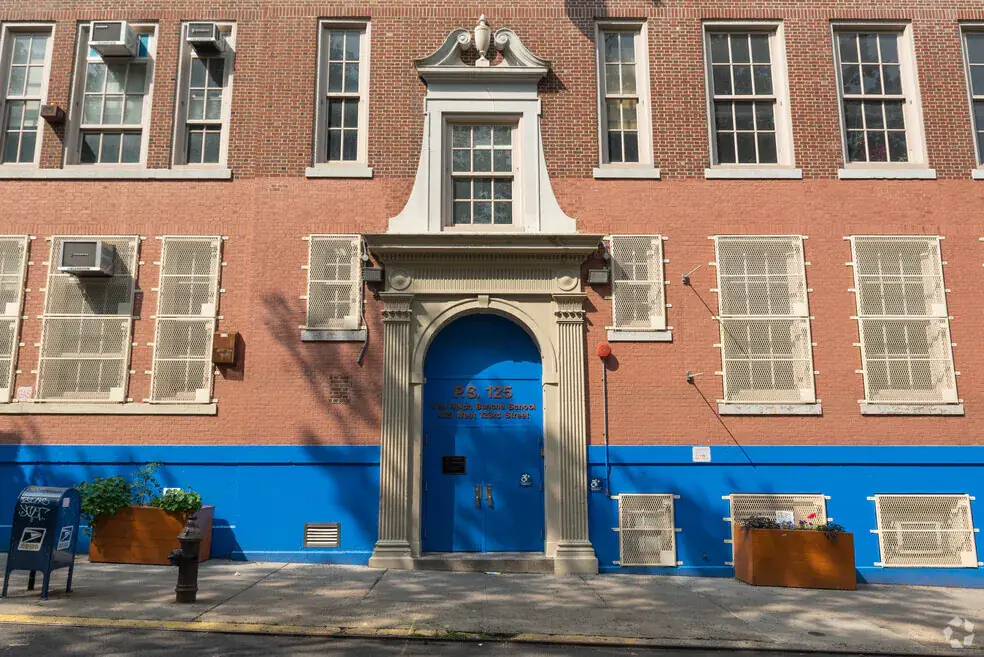 Ralph Bunche school building