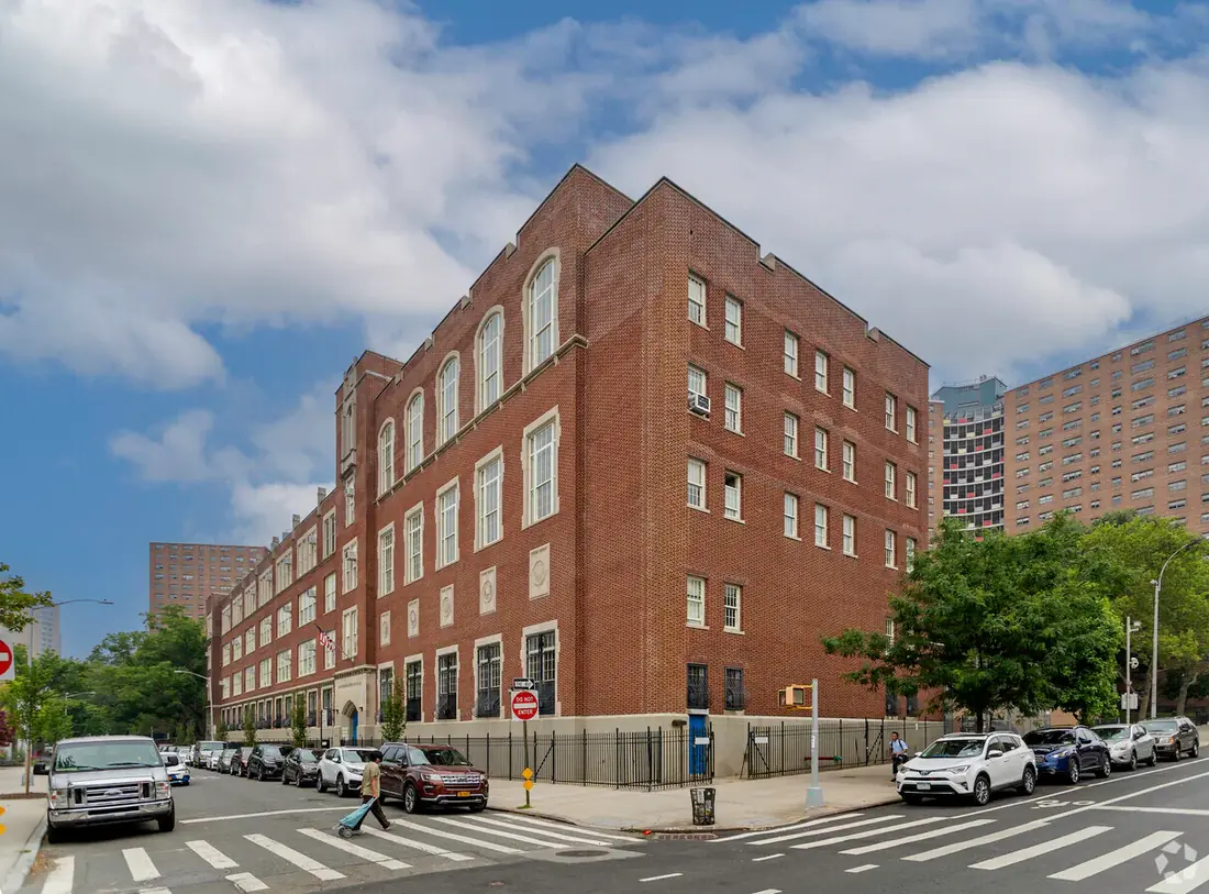 Urban Assembly Academy for Future Leaders school building